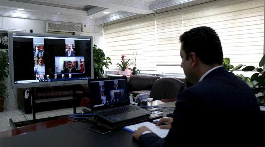 Koronavir&uuml;re karşı telekonferans &ccedil;&ouml;z&uuml;m&uuml;