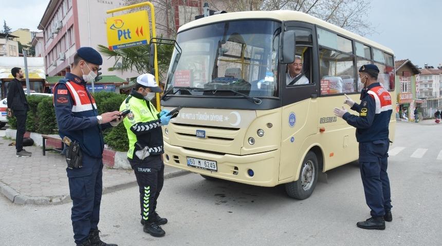Polis ve Jandarma ekipleri minib&uuml;slerin yolcu kapasitelerini denetledi