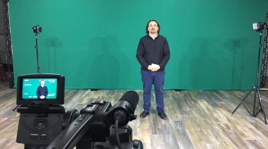 İzmit&rsquo;in tiyatro d&uuml;nyası &lsquo;G&uuml;l&uuml;mse TV&rsquo;de buluştu