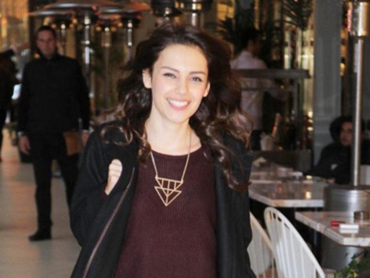 Yağmur Tanrısevsin ajansıyla kavgalı G2