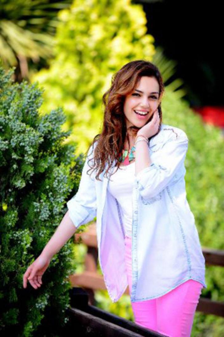 Yağmur Tanrısevsin ajansıyla kavgalı G4