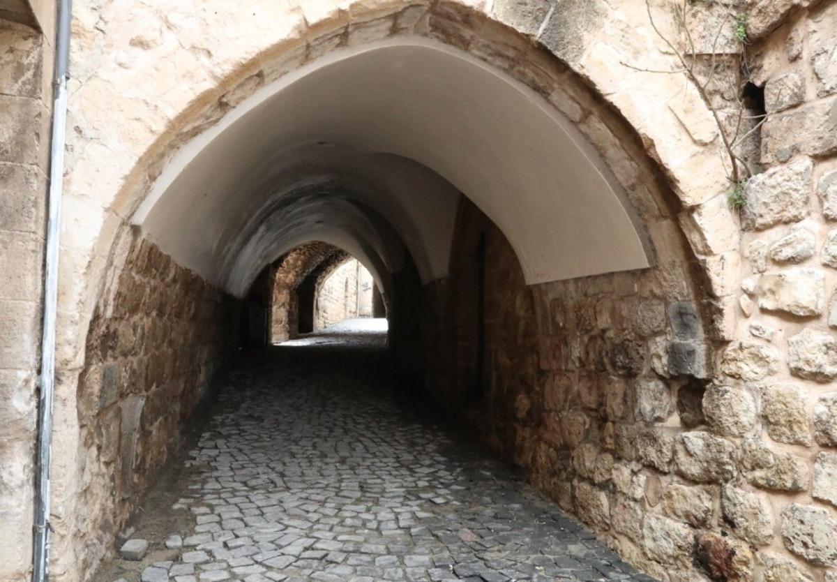 Mardinliler tedbir kurallarına uyarak dışarı &ccedil;ıkmıyor