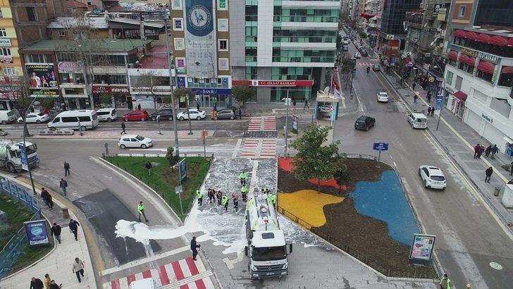 Elazığ’da korona virüsüne karşı kapsamlı temizlik sürüyor G2