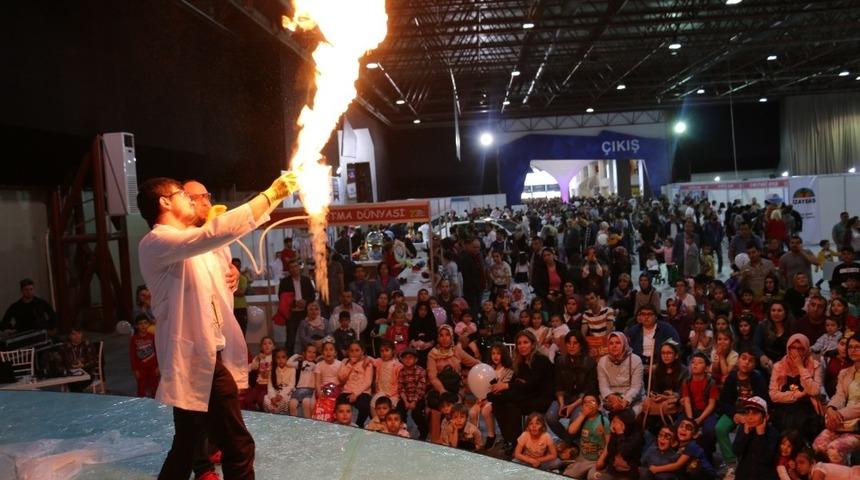 Evde kalan gen&ccedil;ler, etkinlik videolarıyla eğlenecek