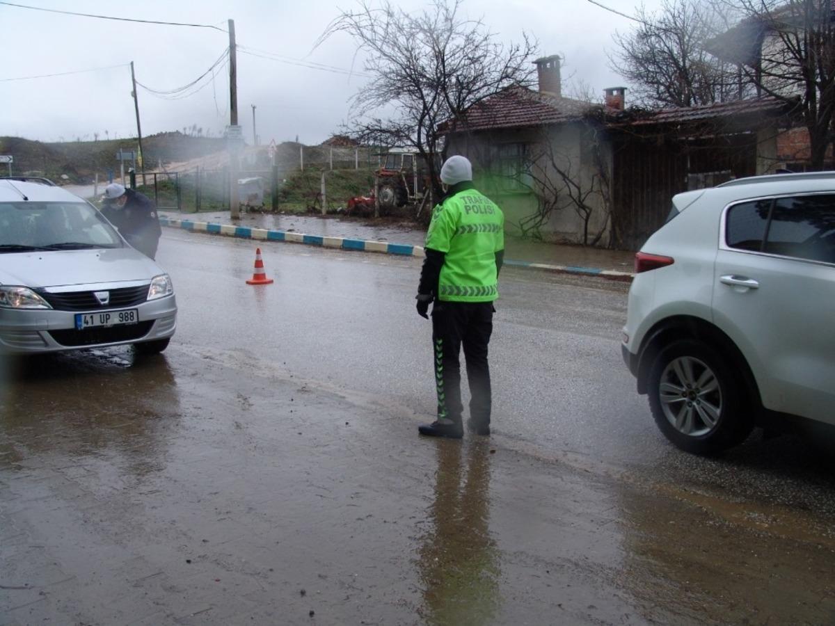 İl&ccedil;e Emniyet M&uuml;d&uuml;rl&uuml;ğ&uuml;nden Koronovir&uuml;s denetimi