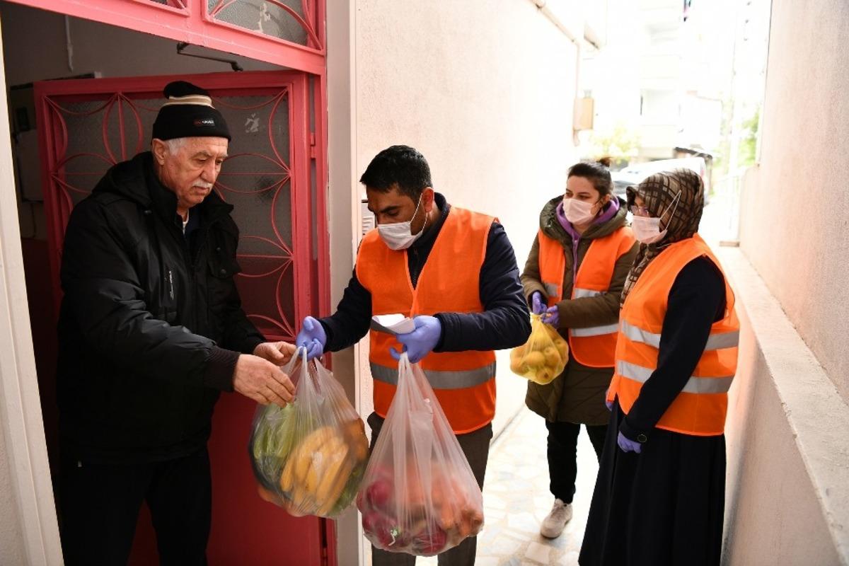 &Ccedil;ayıorova&rsquo;da &lsquo;Vefa&rsquo; ekipleri yaşlılara hizmet vermeyi s&uuml;rd&uuml;r&uuml;yor