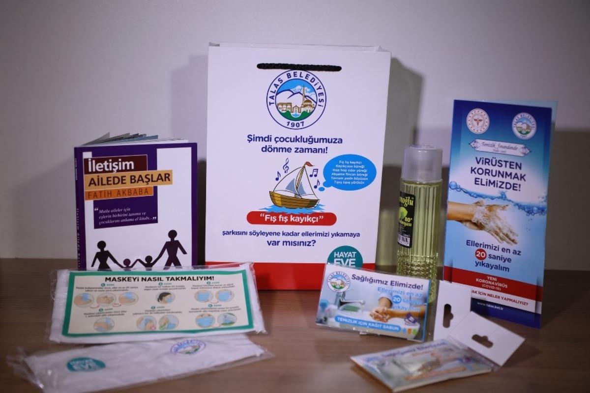 Talas&rsquo;ta vatandaşlara hijyen &ccedil;antası