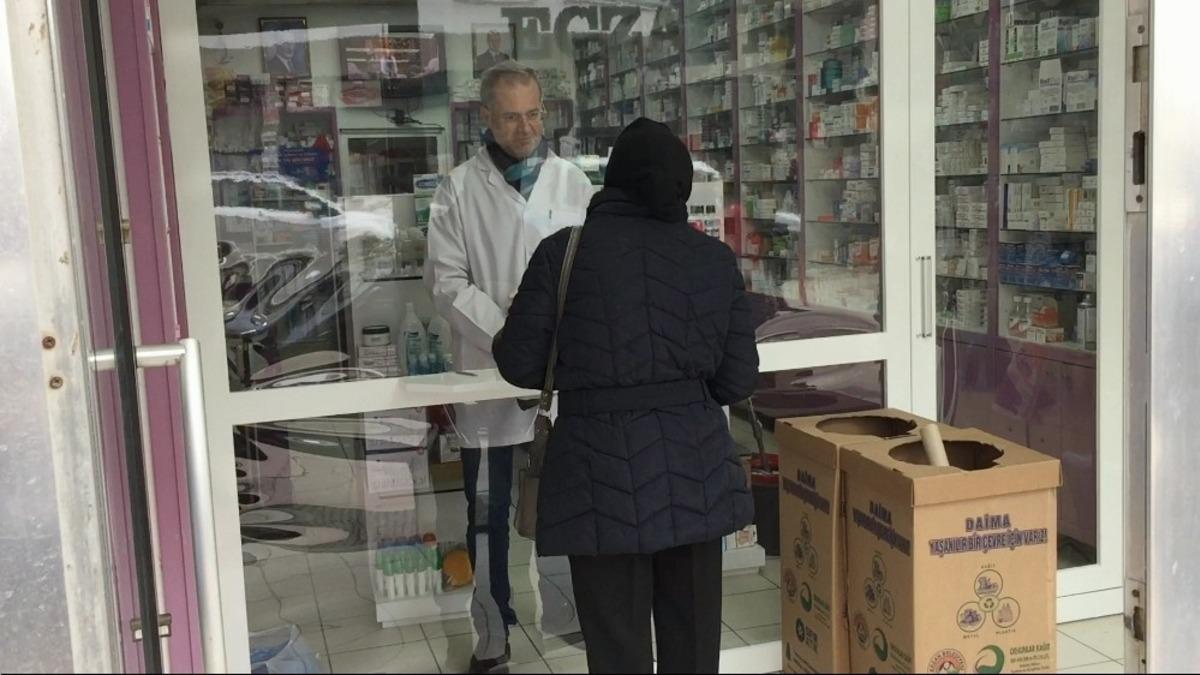 Keşan&rsquo;da eczanelerden cam b&ouml;lmeli Korona vir&uuml;s &ouml;nlemi