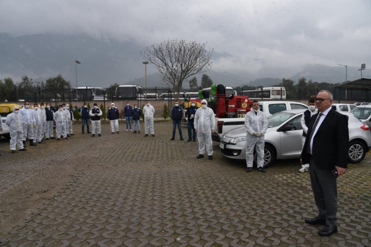 Başkan Erg&uuml;n&rsquo;den korona vir&uuml;sle m&uuml;cadele ekiplerine ziyaret