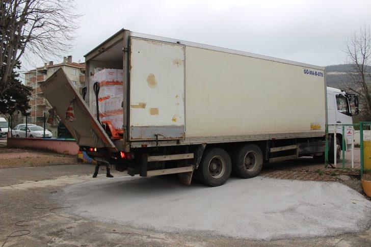 İş adamı Murat Demir’den ihtiyaç sahibi ailelere yardım G1