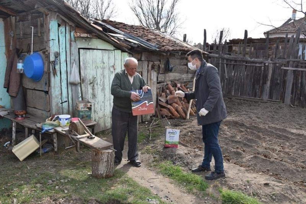 Daday Kaymakamlığı maske, kolonya ve broş&uuml;r dağıttı