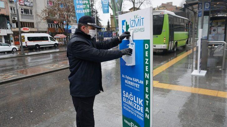 İzmit sokaklarına dezenfektan otomatları yerleştirildi G1