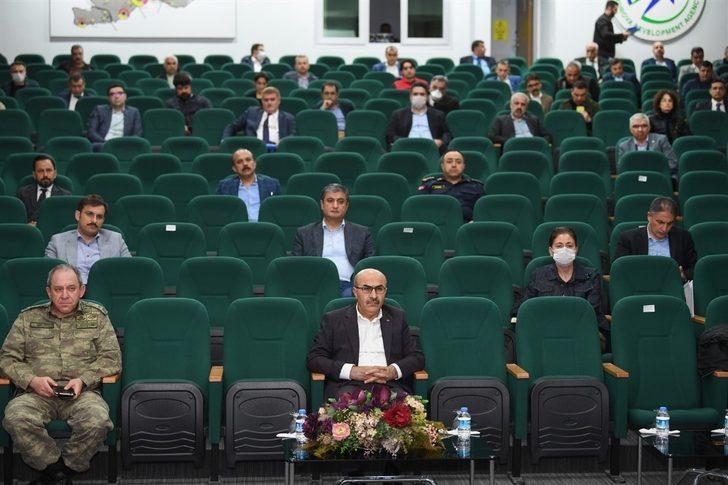 Vali Demirtaş: "Mücadeleyi tedbirleri titizlikle uygulayarak kazanacağız" G1