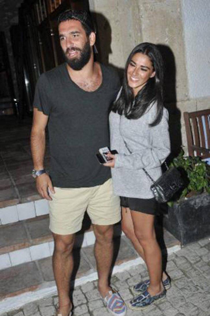 Arda Turan ve Aslıhan Doğan tatilde G3