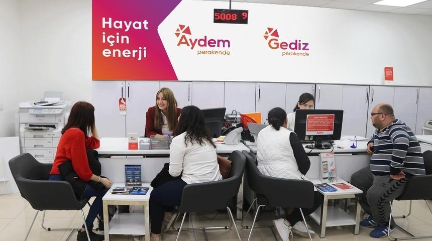 Bor&ccedil;lu abonelerin elektriği 30 Nisan&rsquo;a kadar kesilmeyecek