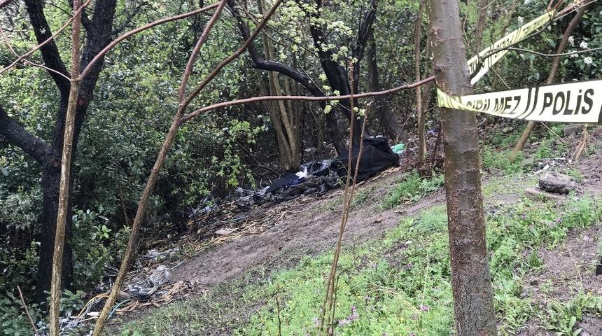 TEM Otoyolu kenarında feci &ouml;l&uuml;m! 35 metre uzunluğunda &ccedil;ukur kazdı, sonrası korkun&ccedil;