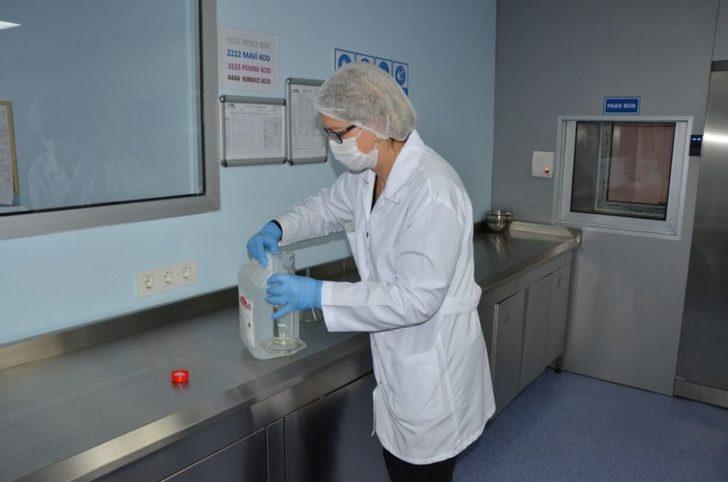 Hastanede sağlık çalışanları için yüz siperliği üretiliyor G3