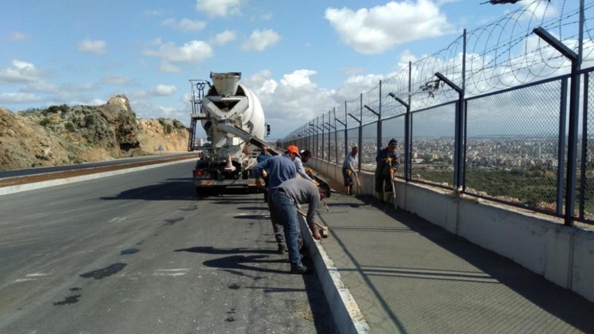 Alparslan T&uuml;rkeş Bulvarı&rsquo;nın kaldırımları tamamlandı