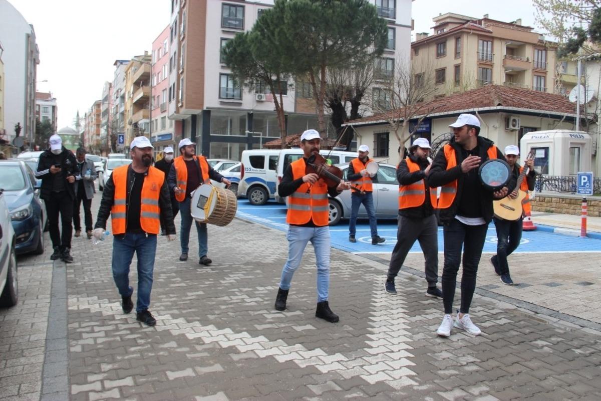 &Ccedil;an Belediyesinden  &lsquo;evde kal&rsquo; konseri