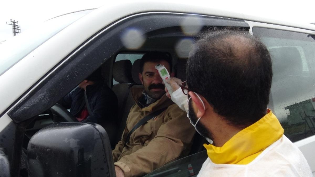 Gerc&uuml;ş&rsquo;te s&uuml;r&uuml;c&uuml; ve yolcuların ateşleri &ouml;l&ccedil;&uuml;ld&uuml;