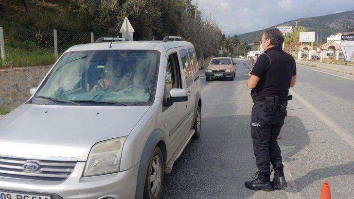 Kuşadası’nda polisten korona denetimi G4