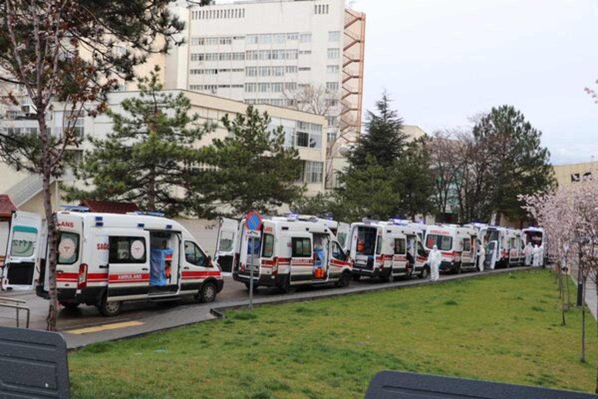 Tahliye edileceklerdi! Umreden d&ouml;nen bazı vatandaşların koronavir&uuml;s testi pozitif &ccedil;ıktı