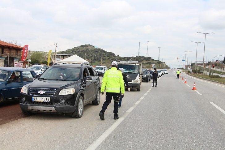 Kula girişinde ateş ölçerli korona tedbirleri G4