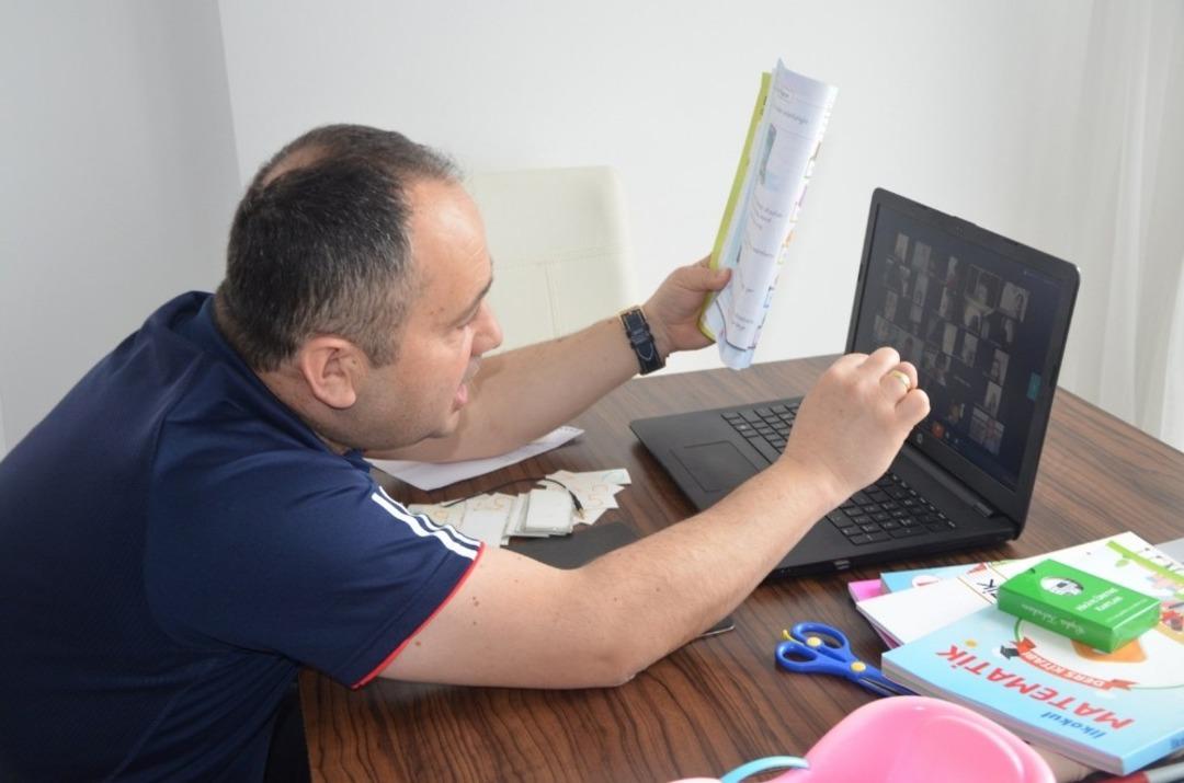 Ordulu &ouml;ğretmenden uzaktan eğitime dokunuş