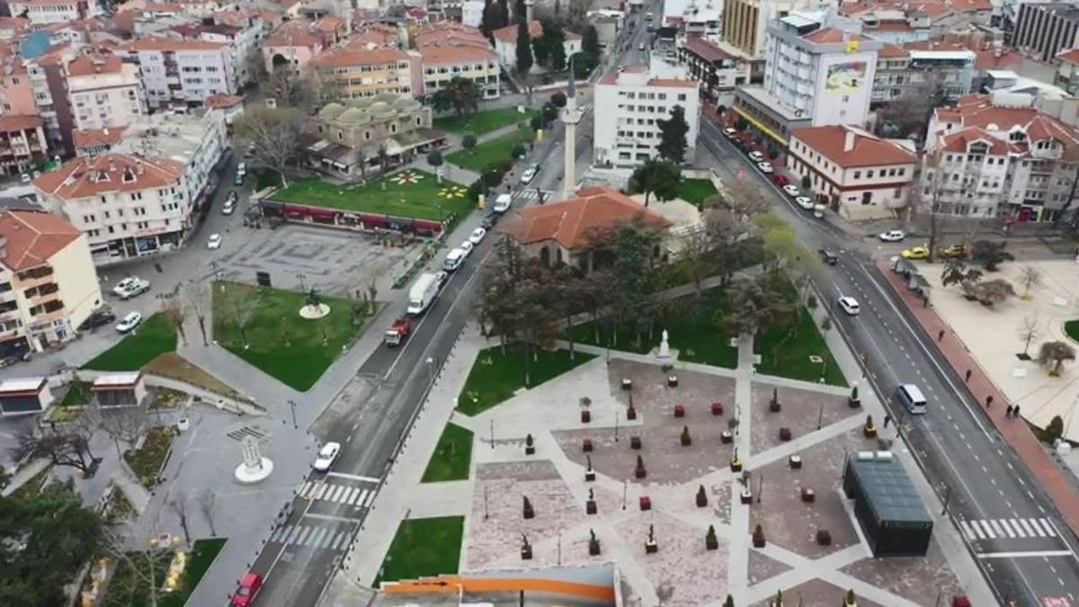 En sakin d&ouml;nemlerini ge&ccedil;iren Tekirdağ&rsquo;ın sokakları havadan g&ouml;r&uuml;nt&uuml;lendi