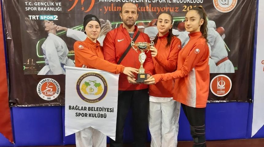 Bağlar Belediyesinin milli sporcularından &lsquo;evde kal&rsquo; &ccedil;ağrısı