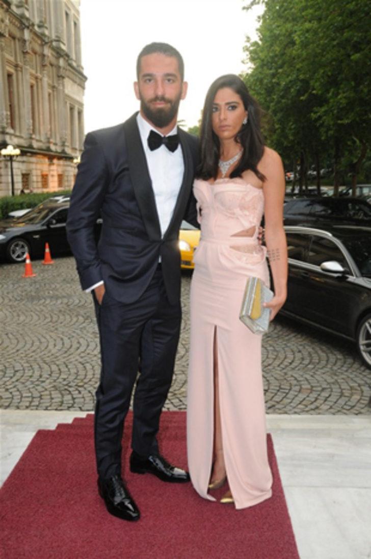 Arda Turan'ın sevgilisi Ivana Sert'e rakip mi oluyor? G1