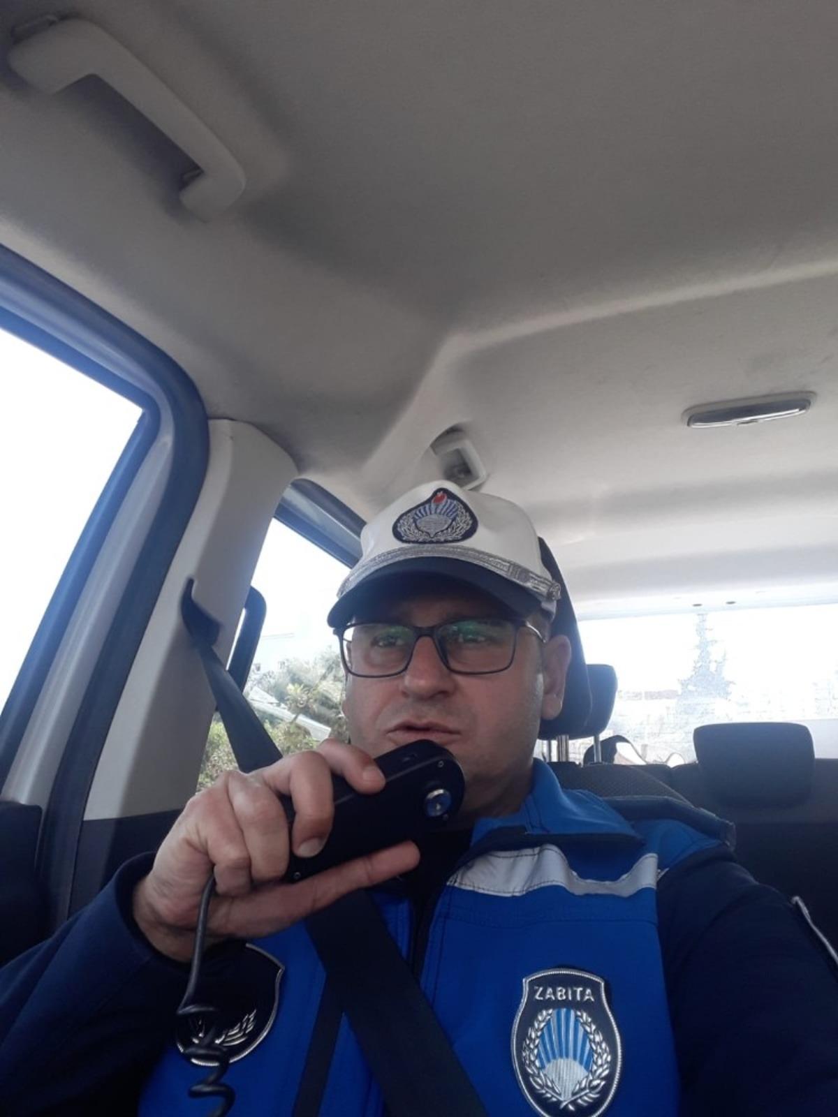 B&uuml;y&uuml;kşehir Trafik Zabıta ekipleri, Mersinlilere anonslarla &lsquo;evde kal&rsquo; &ccedil;ağrısı yapıyor