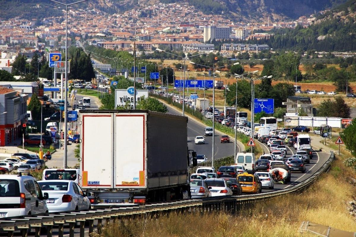 Muğla&rsquo;da iki kişiye bir ara&ccedil; d&uuml;ş&uuml;yor