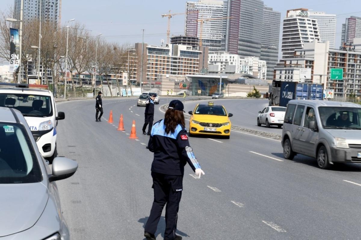 Esenyurt zabıtasından ticari taksilere tek-&ccedil;ift plaka denetimi