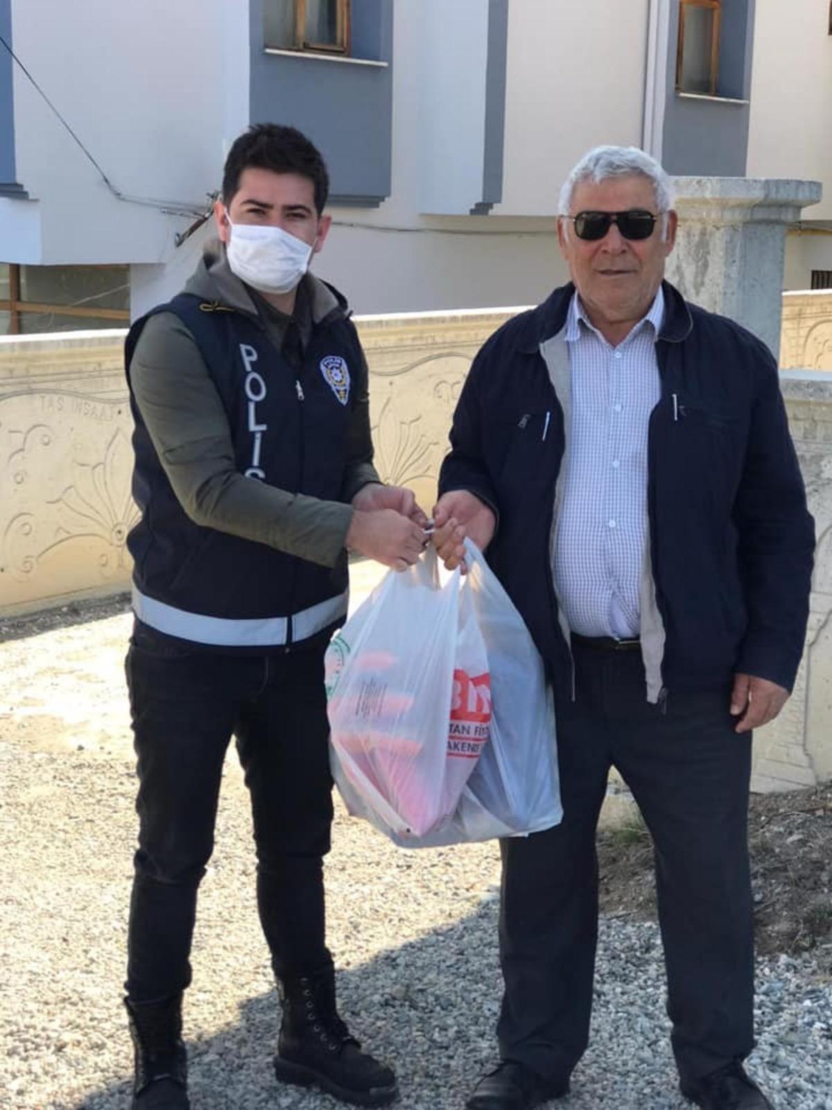 Tosya&rsquo;da g&uuml;venlik g&uuml;&ccedil;lerinden vatandaşa evde hizmet