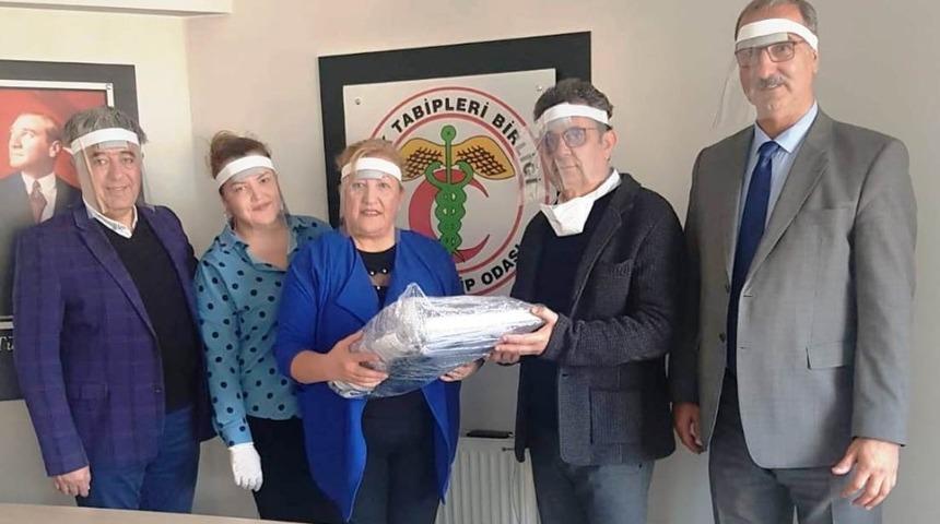 Aydın Tabip Odası&rsquo;ndan koruyucu siperlik yaptıran Kent Konseyi&rsquo;ne teşekk&uuml;r