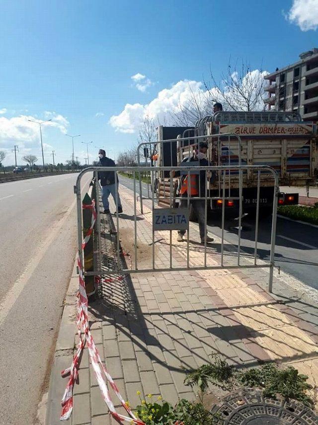 Bisiklet yolu ile yürüyüş yolu kapatıldı