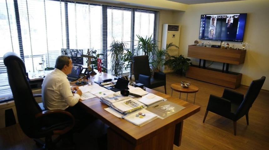 Batur, Konak&rsquo;ın raporunu video konferans ile aldı