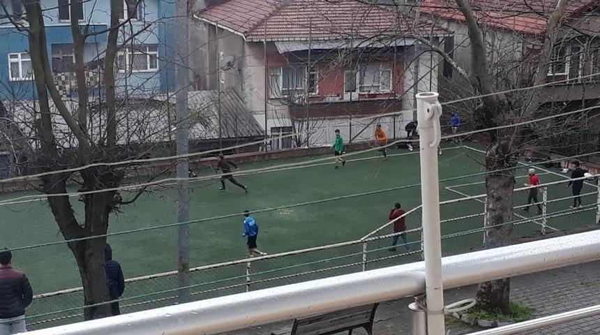 Mahalle ma&ccedil;ı yapan grubu polis engelledi