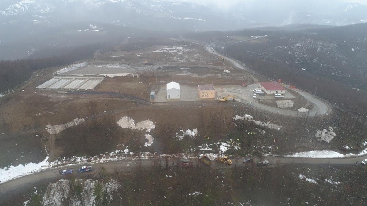 İlk&uuml;vez atık arıtma tesisi temizleniyor