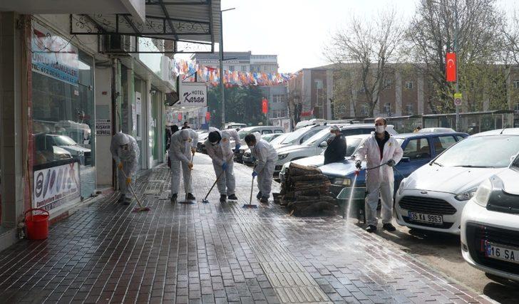 Mustafakemalpaşa’da cadde ve kaldırımlar dezenfekte ediliyor G3