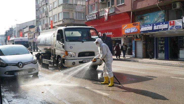 Mustafakemalpaşa’da cadde ve kaldırımlar dezenfekte ediliyor G4