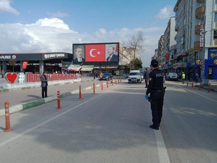 Bursalılar evde kalmayınca emniyet tedbirleri artırdı G1