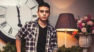 Rüzgar Erkoçlar'ın bacakları şok etti