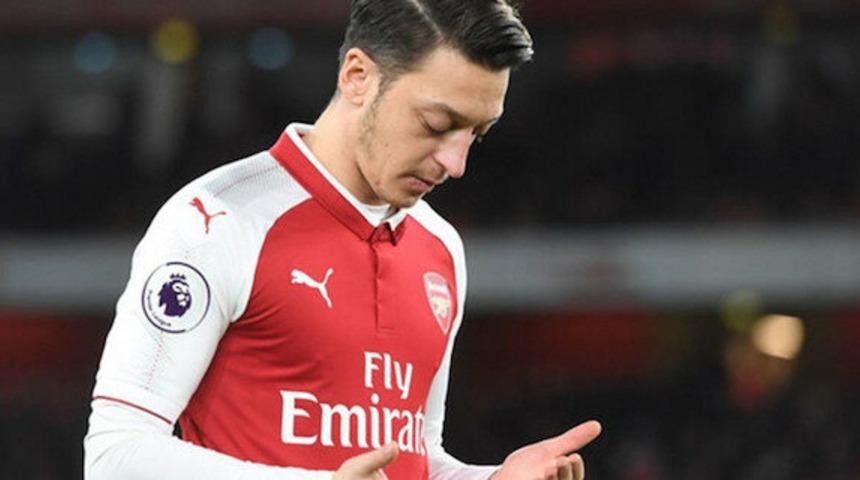 Arsenal'ın başarılı oyuncusu Mesut &Ouml;zil'in &ccedil;ocuğu d&uuml;nyaya geldi