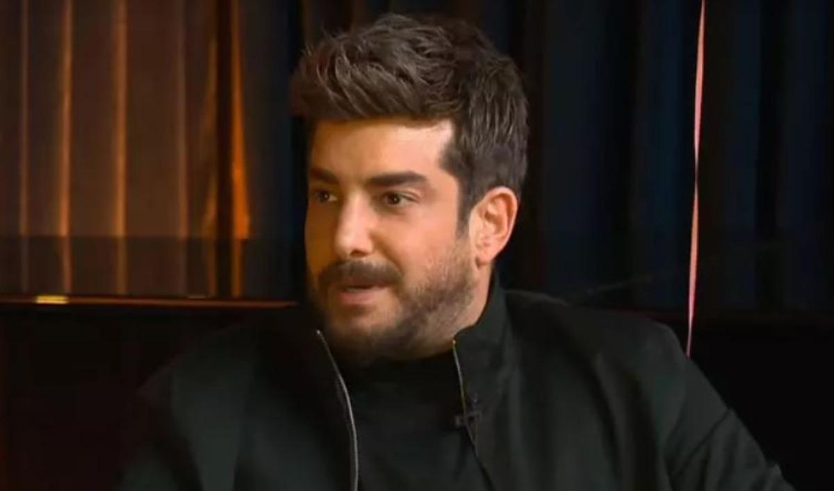 Enis Arıkan yaş aldık&ccedil;a gen&ccedil;leşti! Yıllar &ouml;nceki halini g&ouml;ren inanamıyor