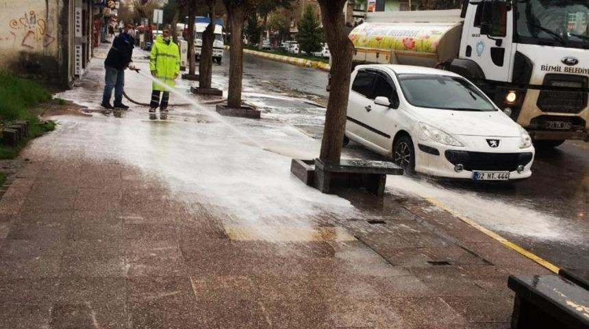 Bismil&rsquo;de sokaklar dezenfekte ediliyor