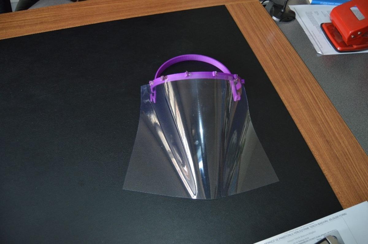 Besni&rsquo;de okullar kalkan maske &uuml;retmeye başladı