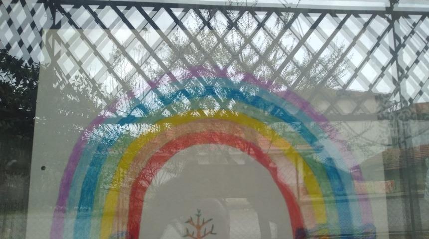 İlkokul &ouml;ğrencilerinden &rsquo;Hayat eve sığar&rsquo; &ccedil;ağrısı