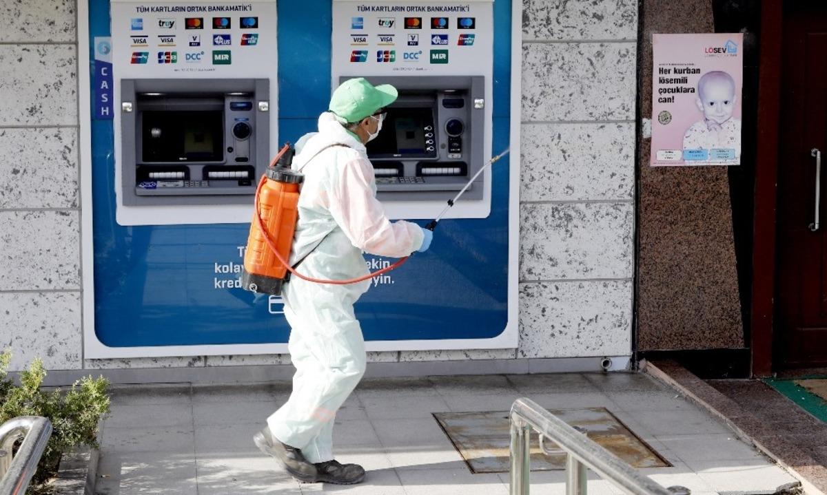 &Ccedil;ankaya Belediye Başkanı Taşdelen&rsquo;den vatandaşlara &ccedil;ağrı: &ldquo;Siz evde, biz g&ouml;revde&rdquo;